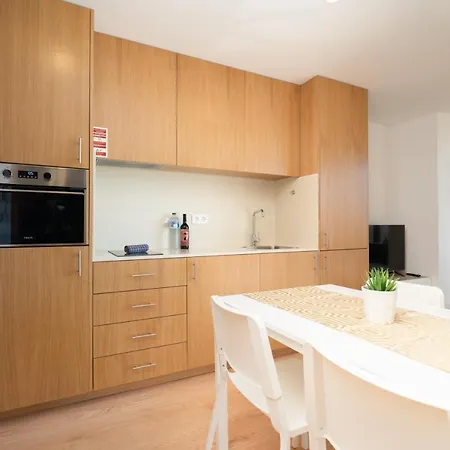 Host Wise - Gorgeous Bright Flat W Balcony * Oporto