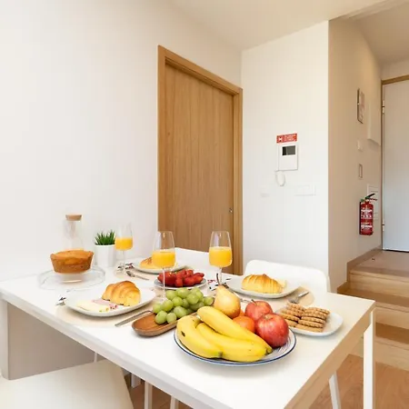 Host Wise - Gorgeous Bright Flat W Balcony Oporto